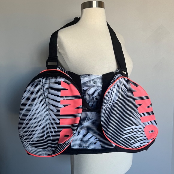 NWT Victoria's Secret Pink Duffle Bag Workout Sports Tote Tropical Palm Leaves - Picture 2 of 7